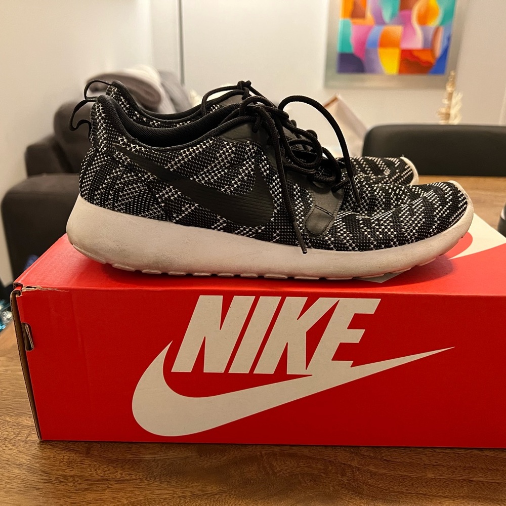 Nike Roshe - Black / White Woven